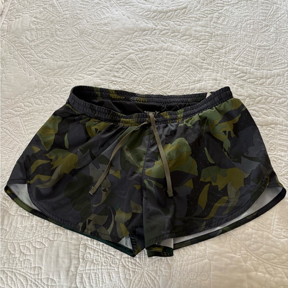 Old Navy Camouflage Athletic Shorts - Green and Black never worn